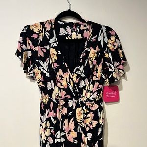 ⭐️NWT⭐️ Faux Wrap Maternity Dress